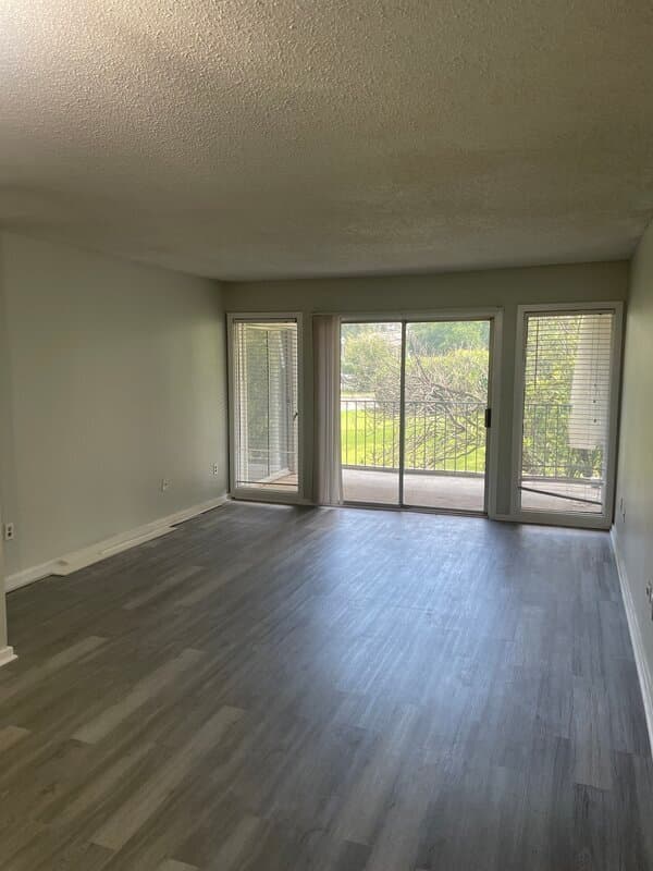 Columbia Condo: 1208 Bush River Rd