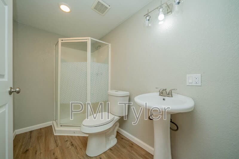 Gilmer House: 1021 N Montgomery St