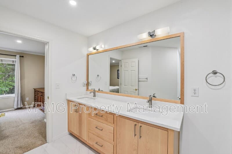 Vancouver Condo: 17146 SE 23rd Dr