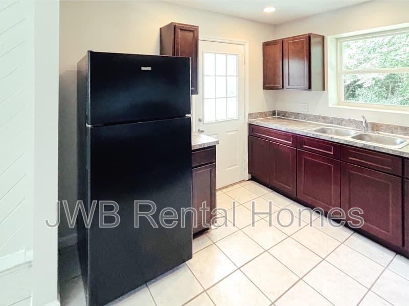 Jacksonville House: 7742 Kershaw Dr S