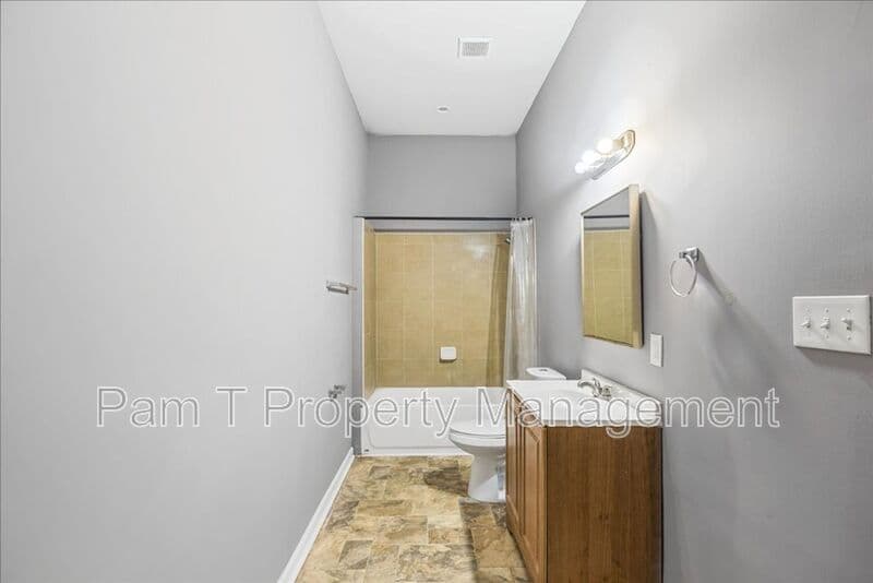 Savannah Condo: 619 Kline St