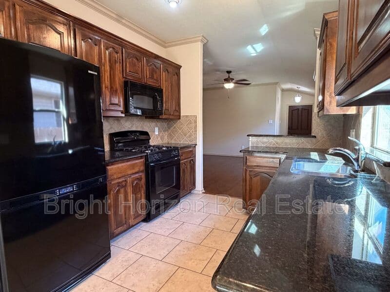 Fort Worth House: 5049 Britton Ridge Lane