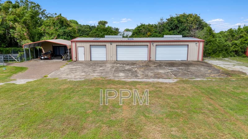 Harlingen House: 16413 Wilson Rd- Outdoor Shop