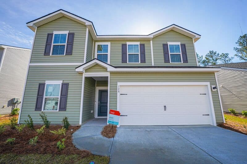 Bloomingdale House: 128 Kingswood Cir