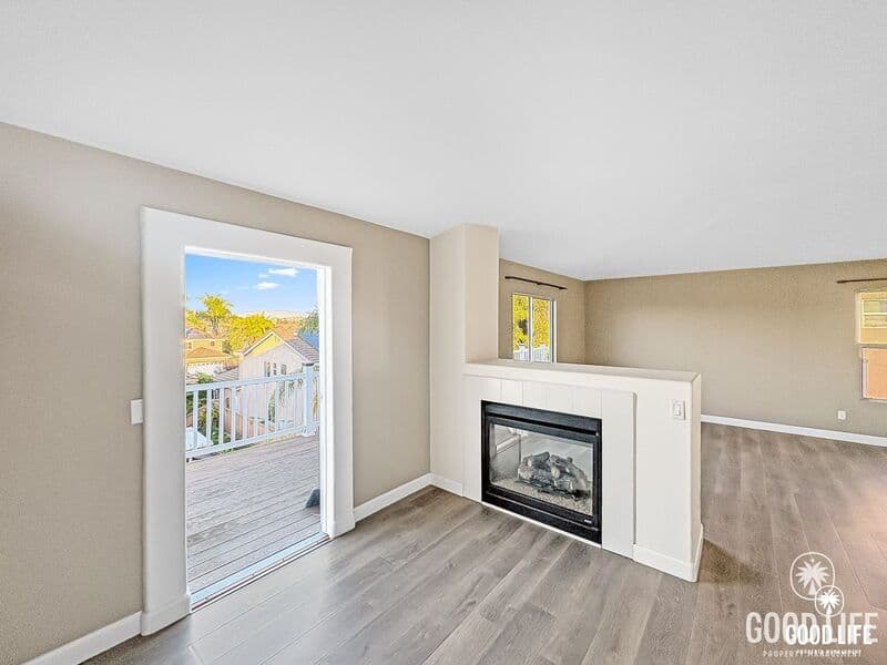 Oceanside House: 1124 Brighton Dr