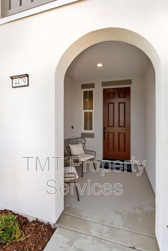 Sacramento Townhome: 31 Advantage Court