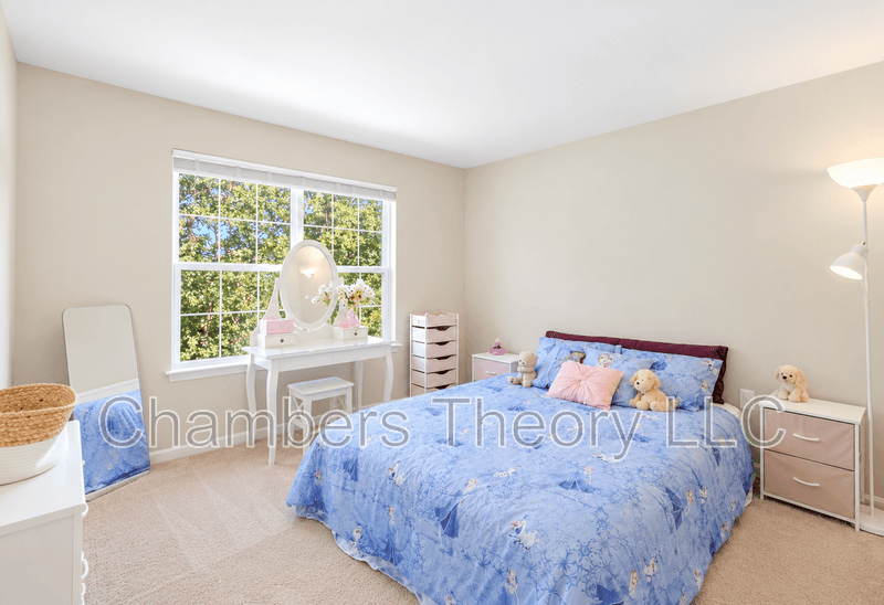 Woodbridge House: 3324 Eagle Ridge Dr