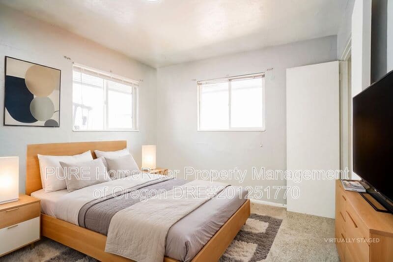Hillsboro House: 1049 SE Walnut St.