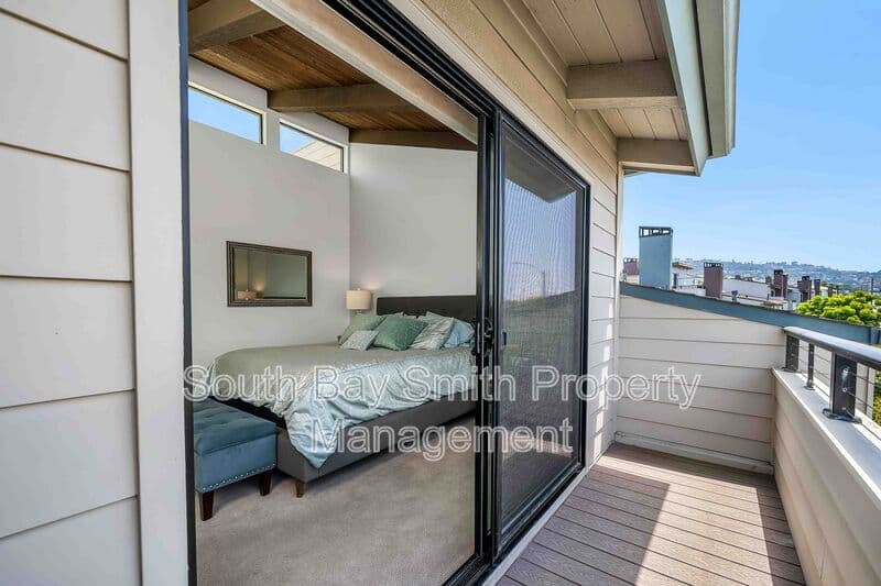 Redondo Beach Condo: 420 Palos Verdes Blvd