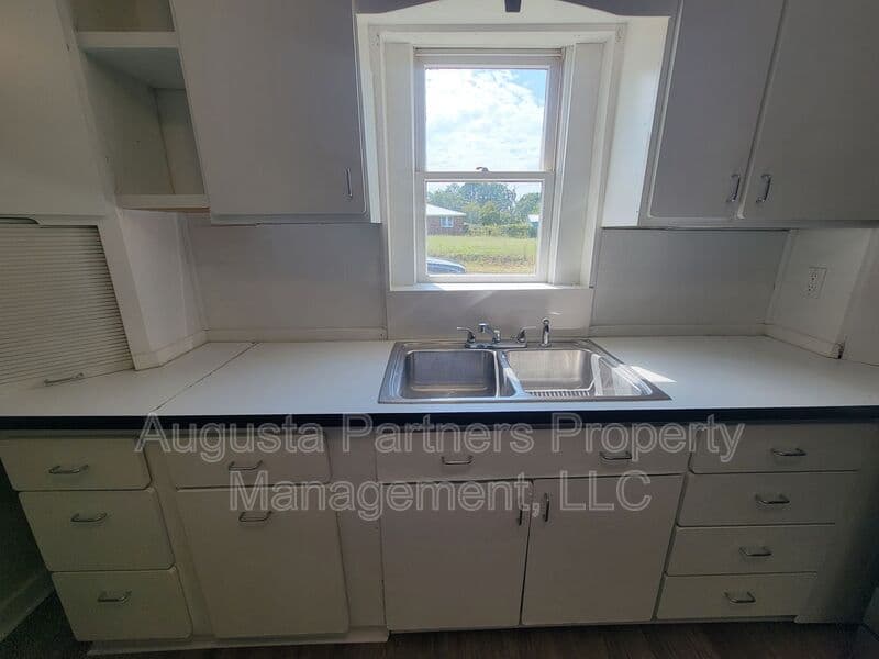 Augusta House: 2133 Grand Boulevard