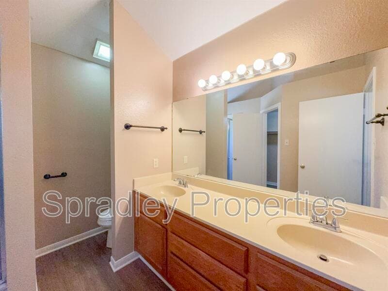 Temple House: 4612 Stone Pointe Dr