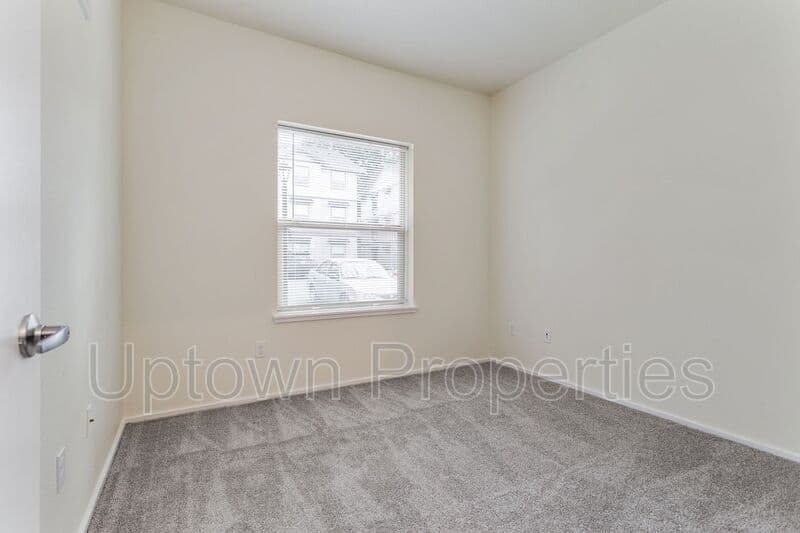 Fairview House: 2655 NE 205th Ave