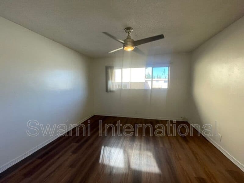 Inglewood Condo: 100 E. Hillcrest Blvd.