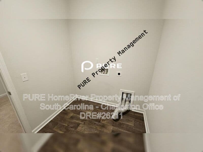 Summerville House: 108 Sweet Cherry Ln