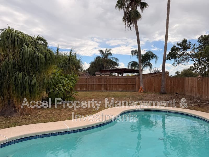 McAllen House: 6617 N. 40th