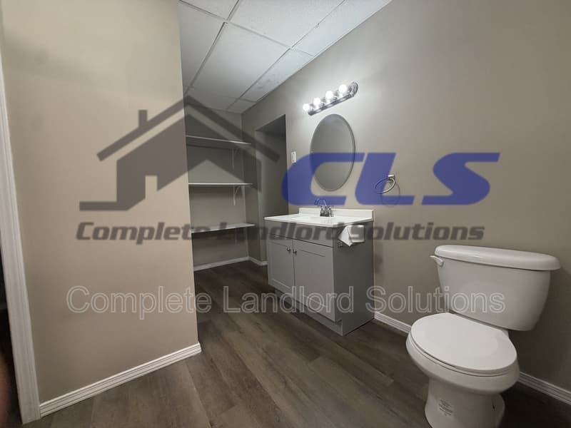 Clinton House: 215 North 6th Street