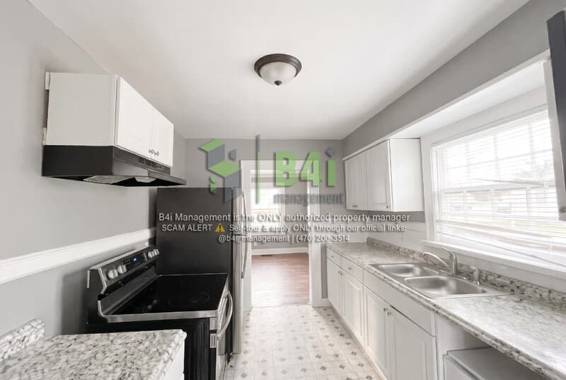 Columbus House: 800 Fulton Avenue