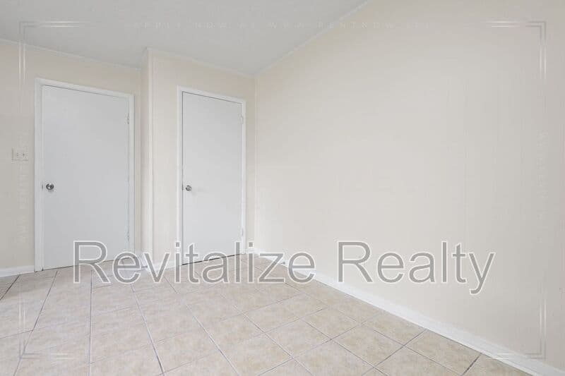 Gulfport House: 2531 W David Drive
