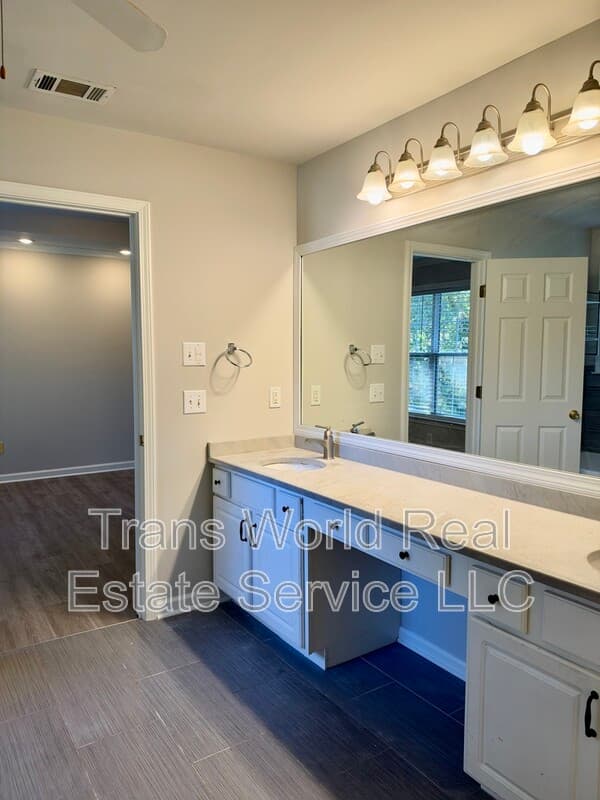 Duluth House: 3354 Roundfield Circle