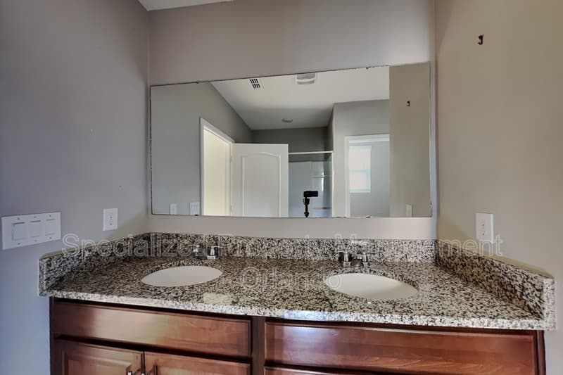 Deland House: 227 Duke Dr