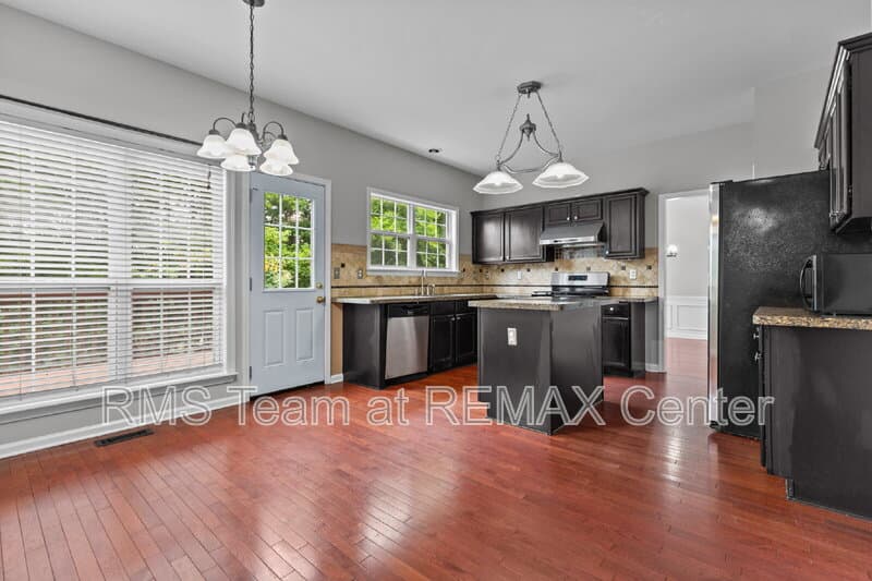 Duluth House: 2315 Hiawassee Dr