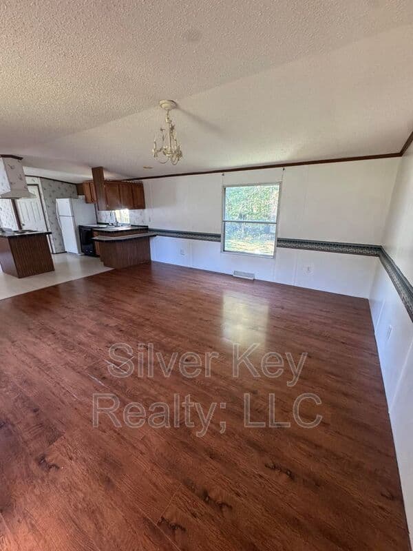 Riceville House: 673 County Road 135