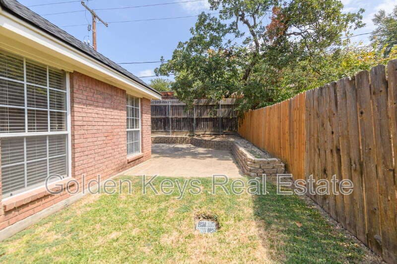 Hurst House: 3120 Steve Dr