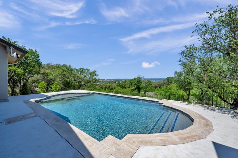 Horseshoe Bay House: 200 Mt Dew