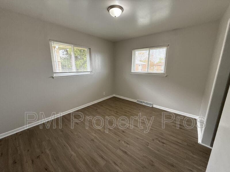 Milwaukee Condo: 7701 West Hampton Avenue