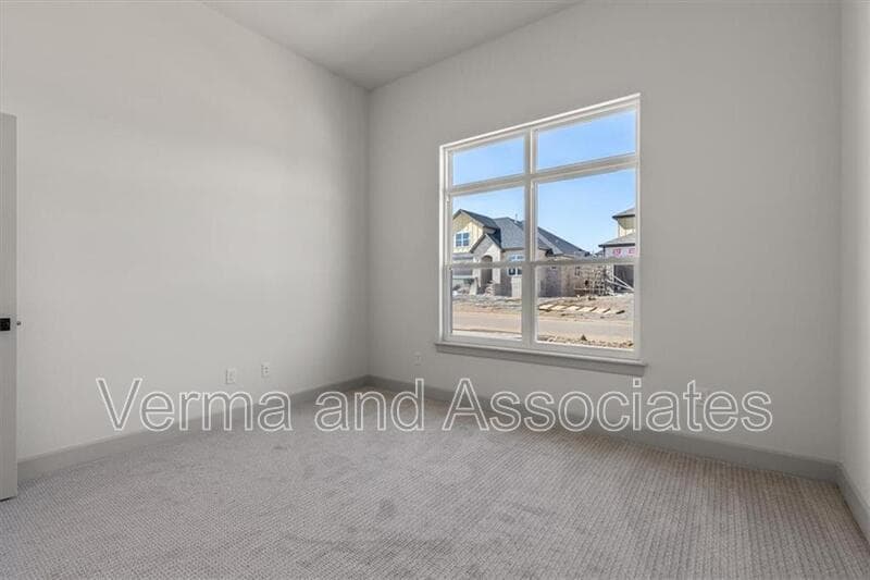 Centerton House: 1050 Whistler St