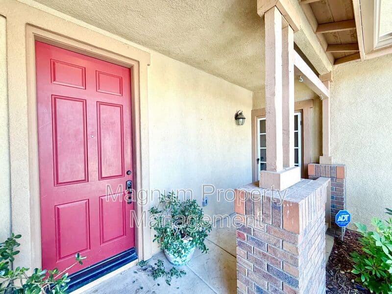 Menifee House: 33602 Magnetite St.