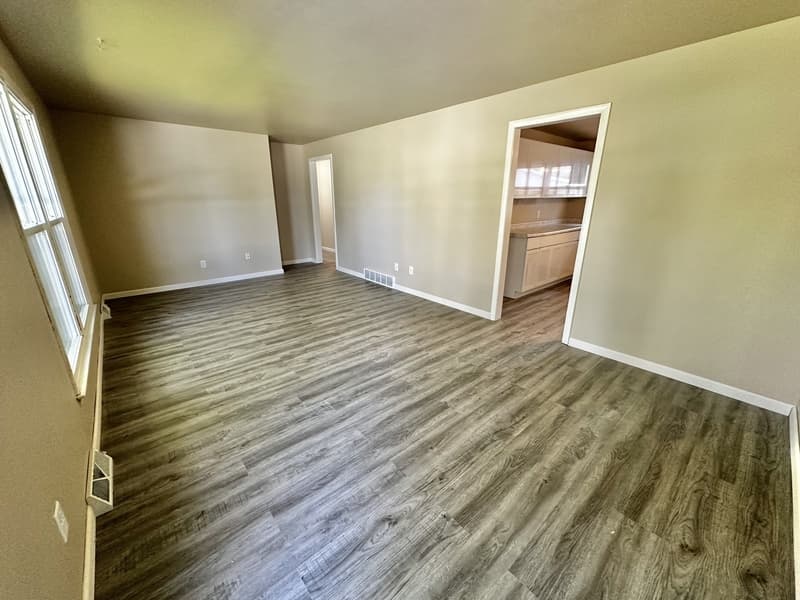 Menasha House: 1216 Meadowview Drive