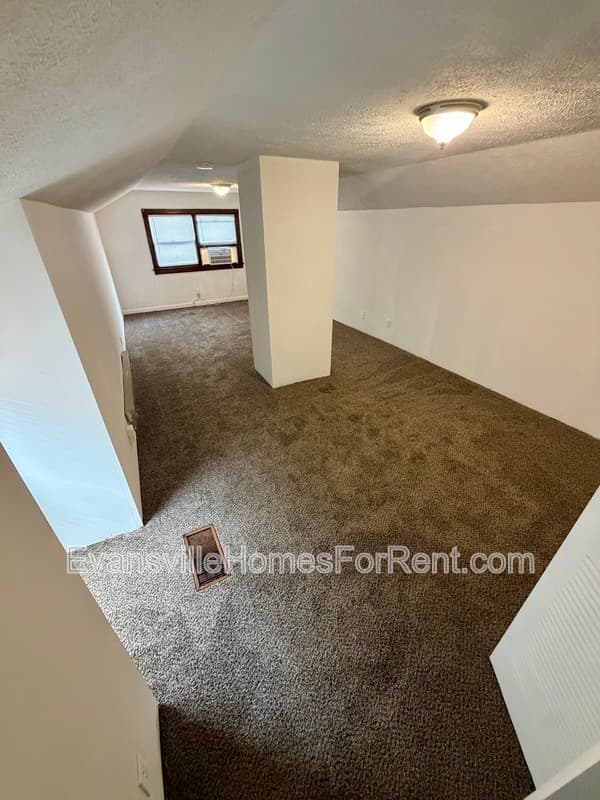 Evansville House: 111 E. Eichel