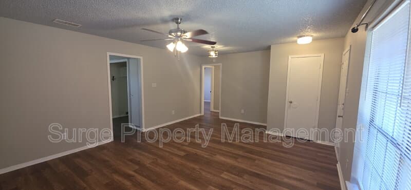 Benbrook Condo: 233 Vista Way