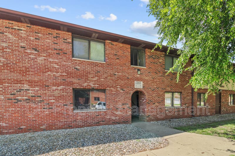 Urbana Condo: 1203 Dean Drive