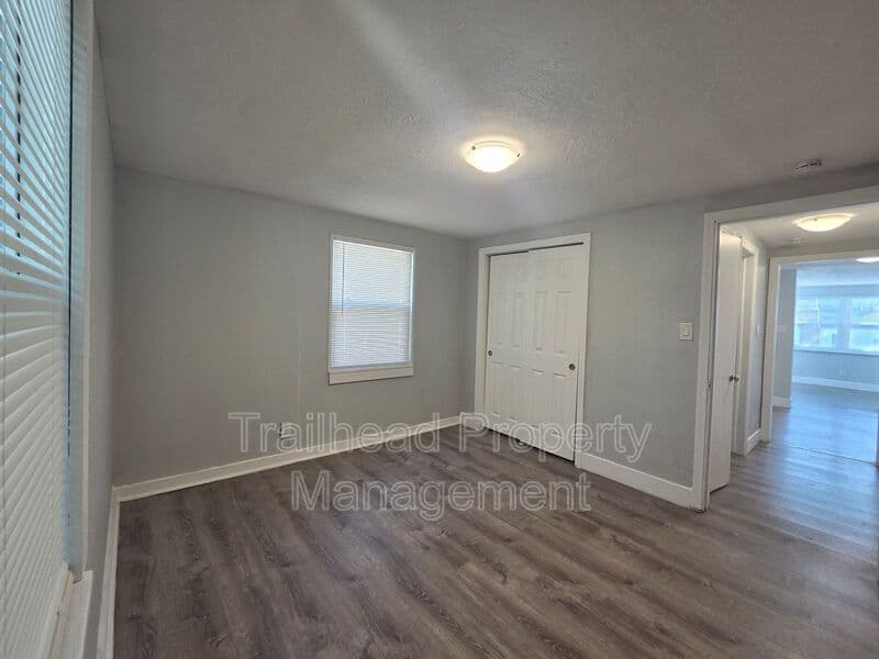 Independence House: 724 N Noland Rd