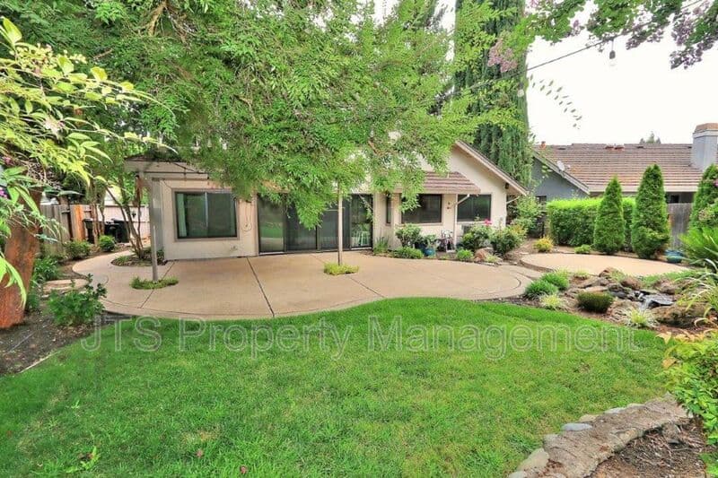 Gold River House: 2173 Roaring Camp Drive