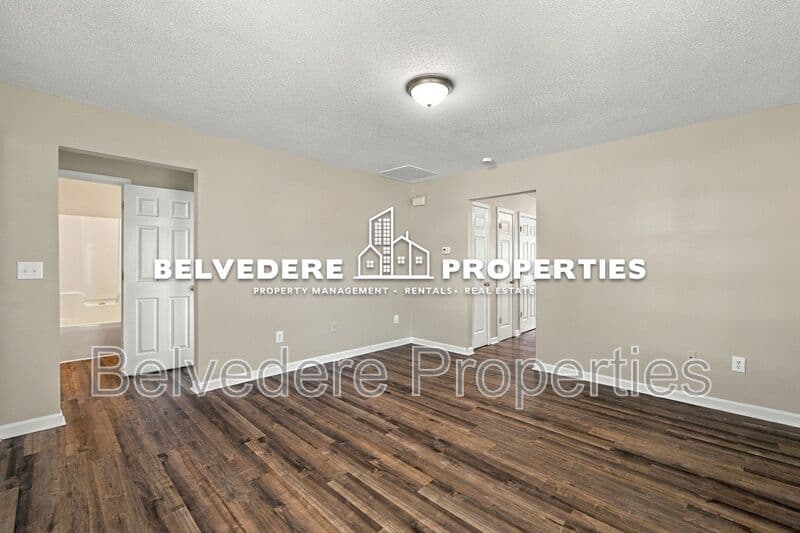 Burlington House: 1116 Spence Ct