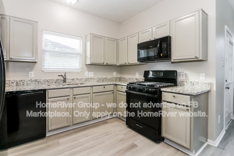 Fresno House: 2131 Chelsea Vale Dr