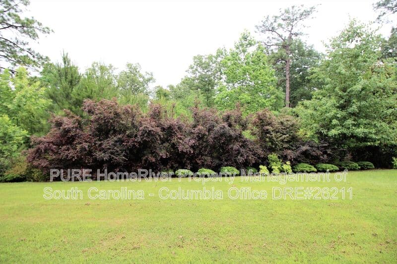 Columbia House: 395 Highland Point Drive