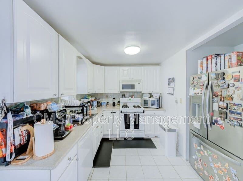 Carteret House: 74 Markowitz St
