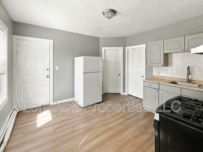 Lowell Condo: 142 Jewett Street - 3