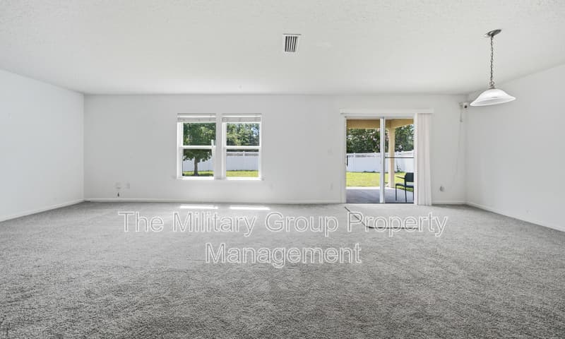 Orange Park House: 391 Hepburn Rd