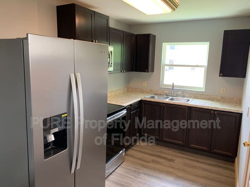 Silver Springs House: 5575 NE 30 St