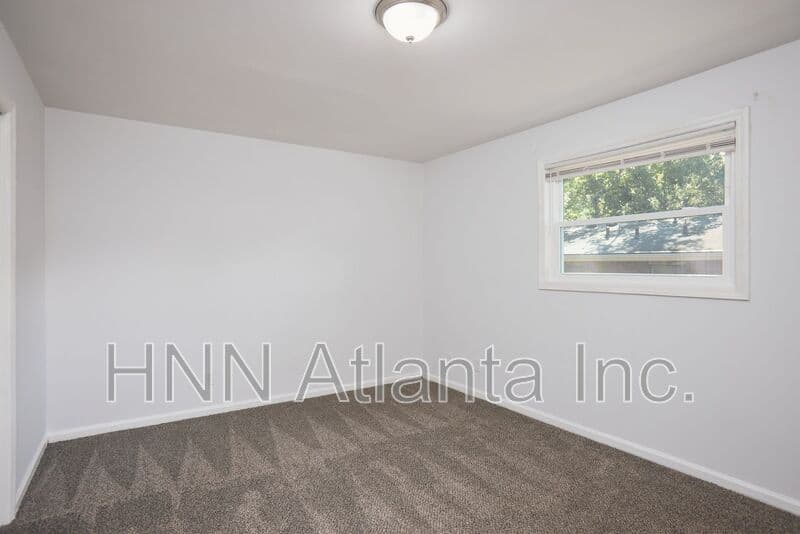 Atlanta Condo: 2157 Lenox Rd, NE