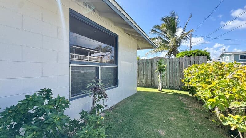 Kailua House: 421 C Olomana Street