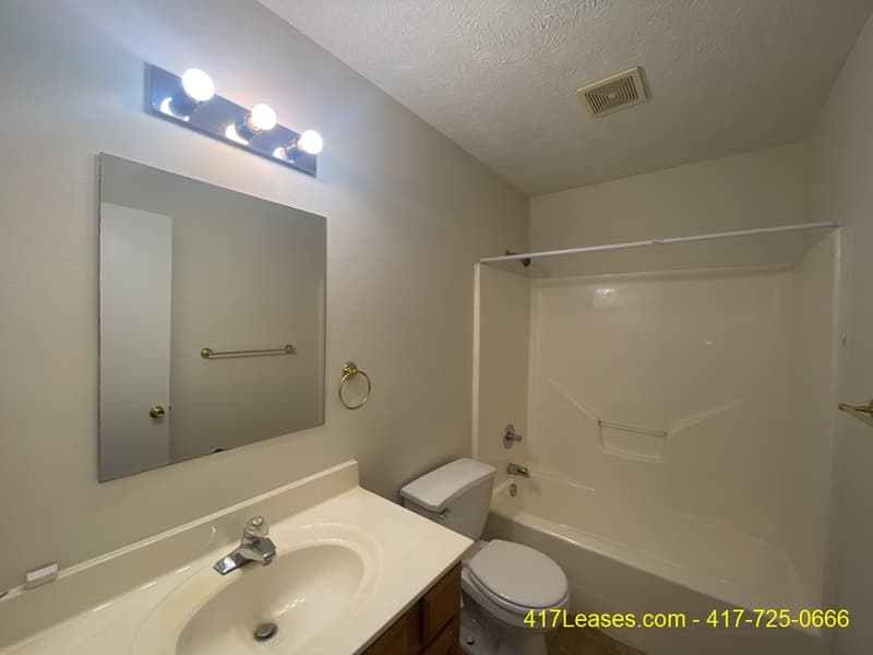 Springfield House: 1849 W Farm Road 102