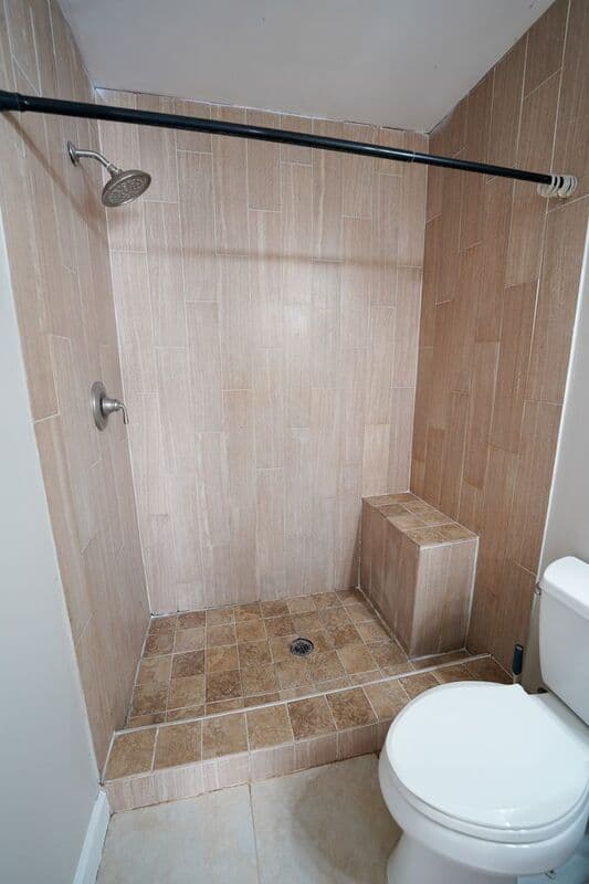 Savannah Condo: 211 Edgewater Rd