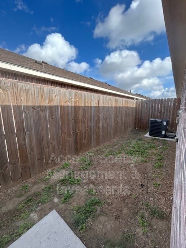 Mission Condo: 1008 W La Pointe