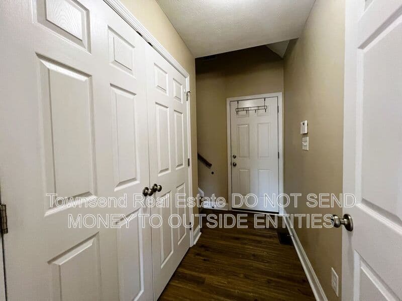 Fayetteville House: 3311 Auburn Dr